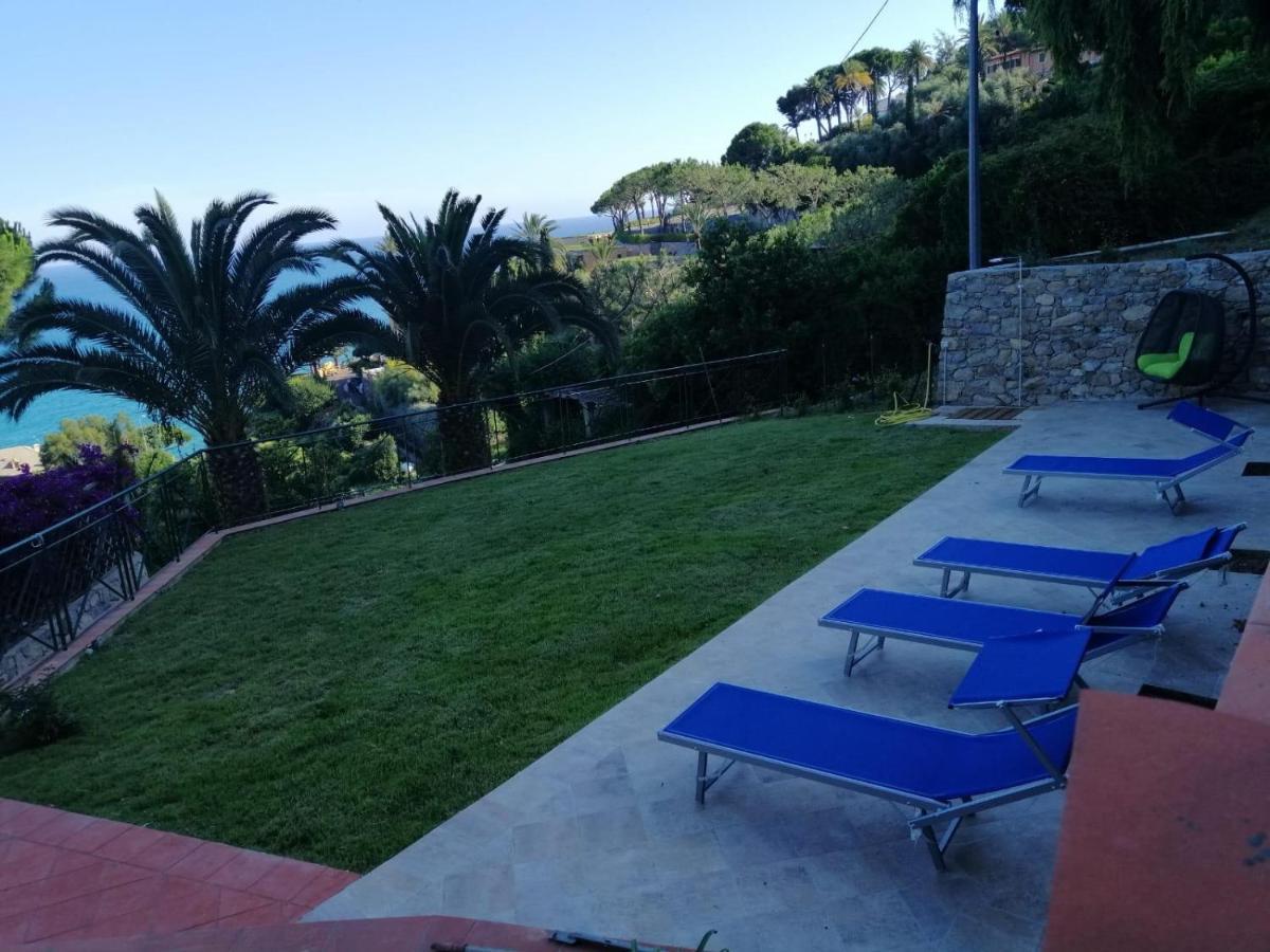 Agriturismo Un Mare Di Fiori Ventimiglia Exteriör bild