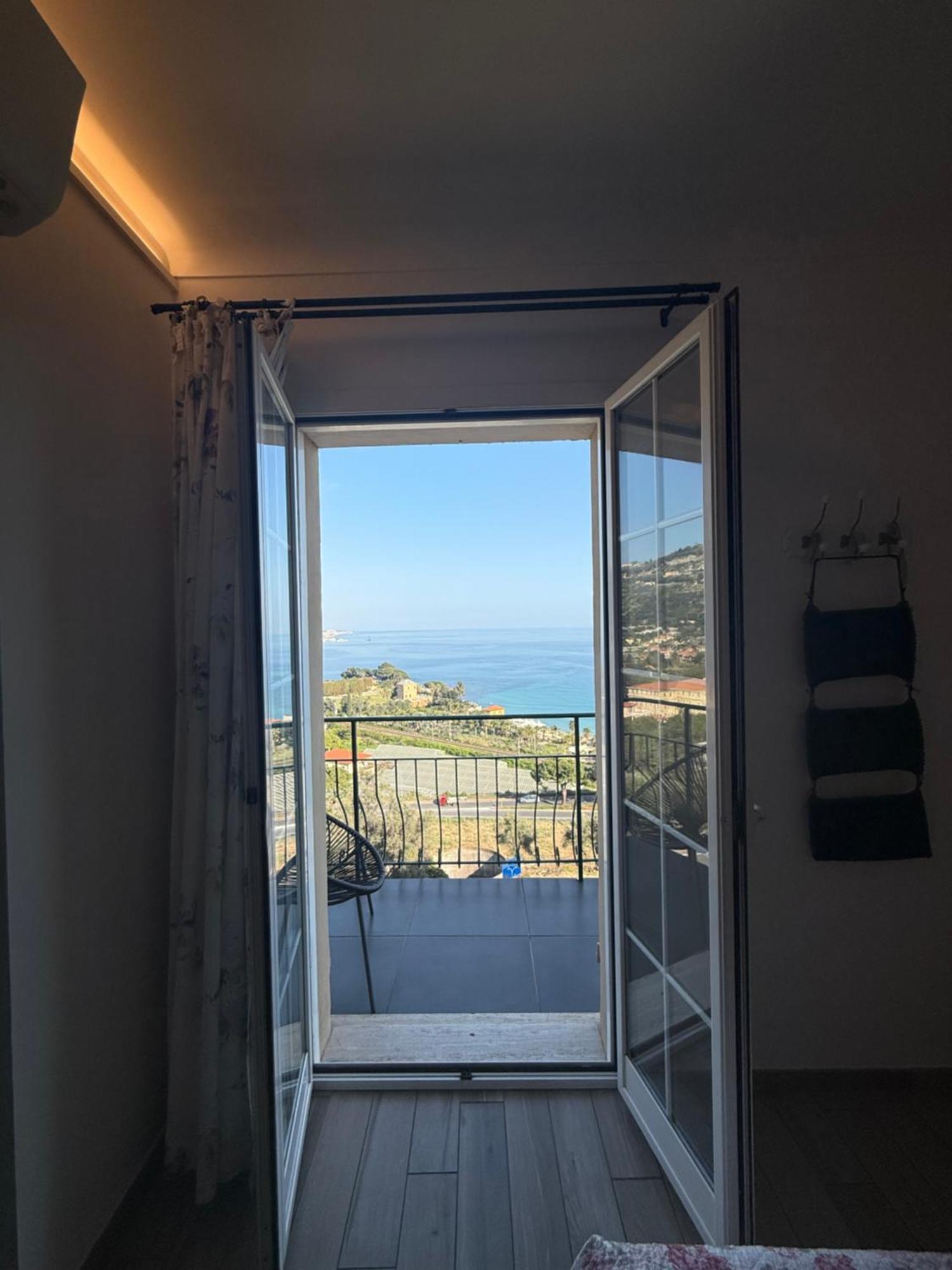 Agriturismo Un Mare Di Fiori Ventimiglia Exteriör bild