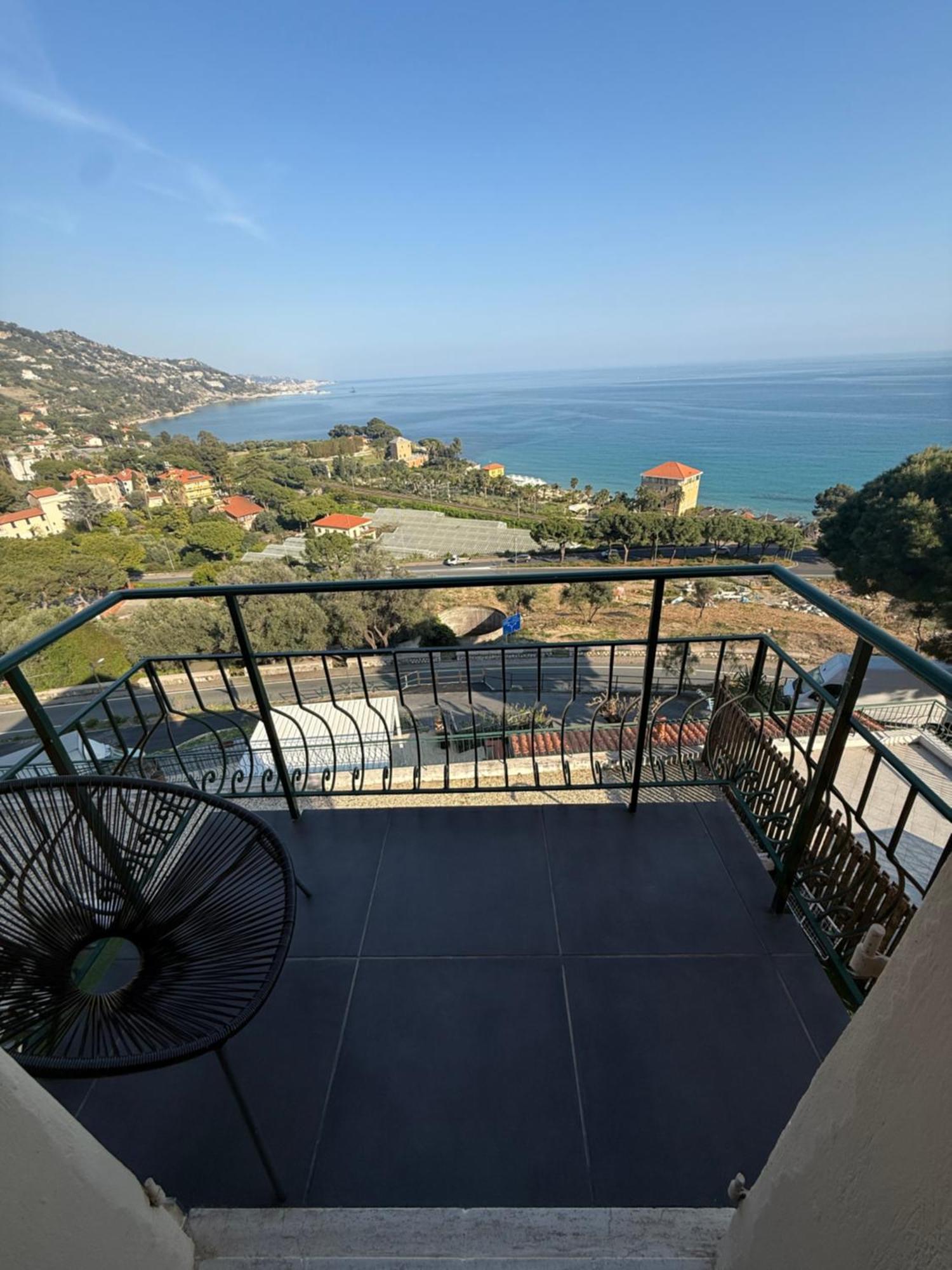 Agriturismo Un Mare Di Fiori Ventimiglia Exteriör bild