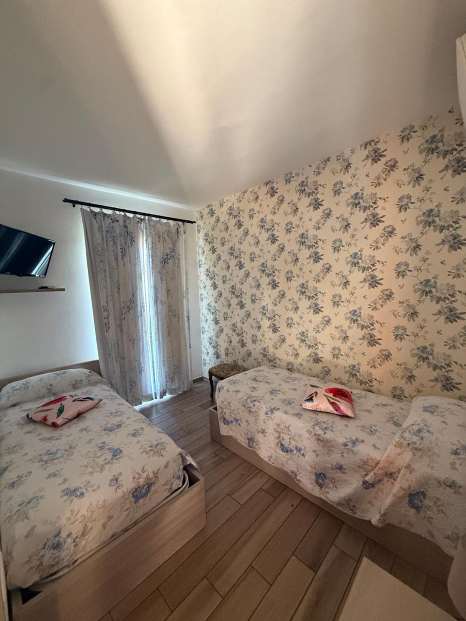 Agriturismo Un Mare Di Fiori Ventimiglia Exteriör bild