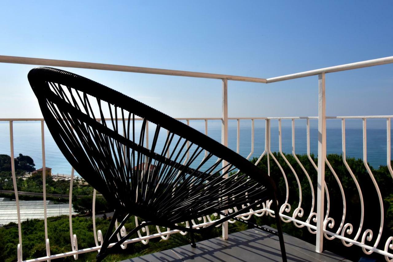 Agriturismo Un Mare Di Fiori Ventimiglia Exteriör bild