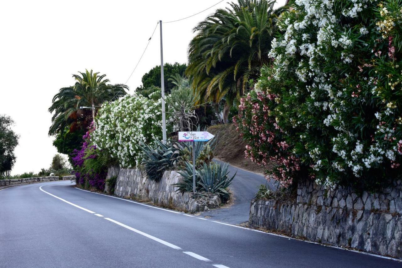 Agriturismo Un Mare Di Fiori Ventimiglia Exteriör bild