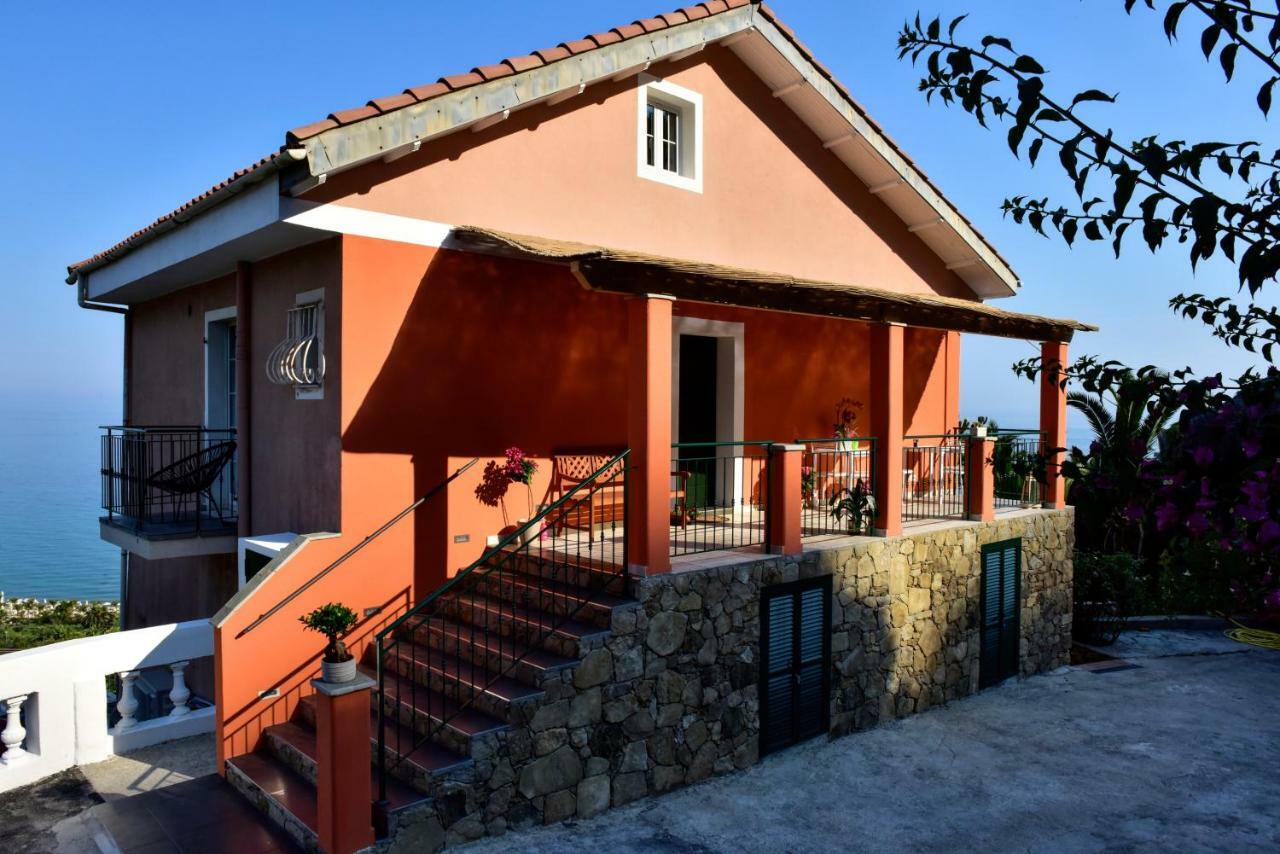 Agriturismo Un Mare Di Fiori Ventimiglia Exteriör bild